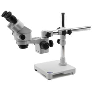 Stereomicroscope avec pied lourd dans l'industrie